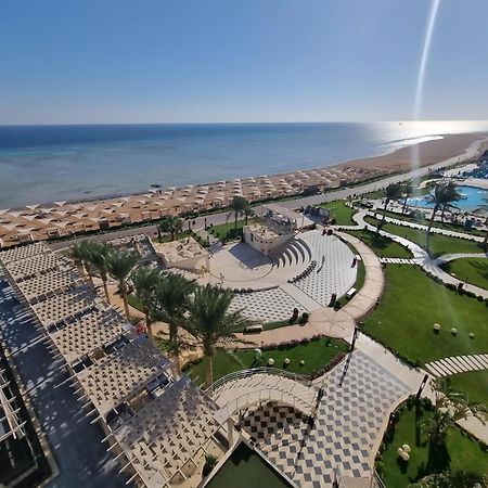 Luxury Beachfront Studio- Foreign Nationals Only Hurghada Esterno foto