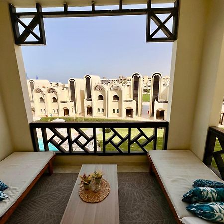 Luxury Beachfront Studio- Foreign Nationals Only Hurghada Esterno foto